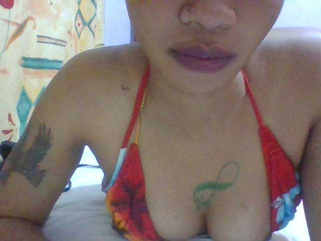 Prettie-brownskin live cam on BongaCams
