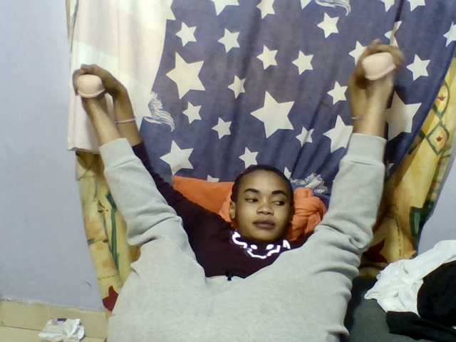 Prettie-brownskin live cam on BongaCams