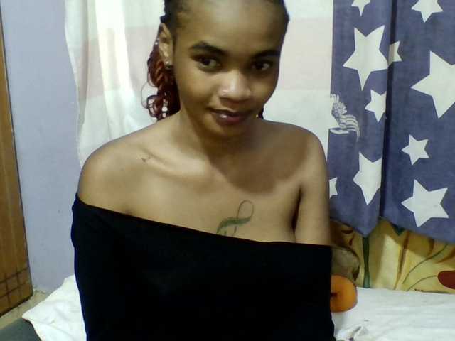 Prettie-brownskin live webcam show