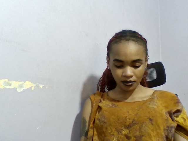 Prettie-brownskin live cam on BongaCams