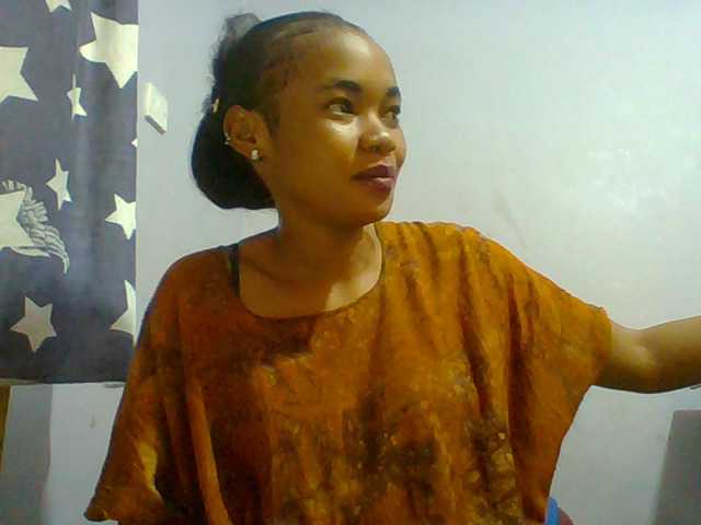 Prettie-brownskin live cam on BongaCams
