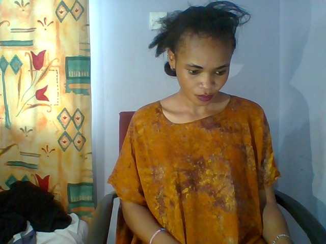 Prettie-brownskin live cam on BongaCams