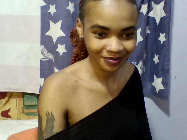 Prettie-brownskin live cam on BongaCams