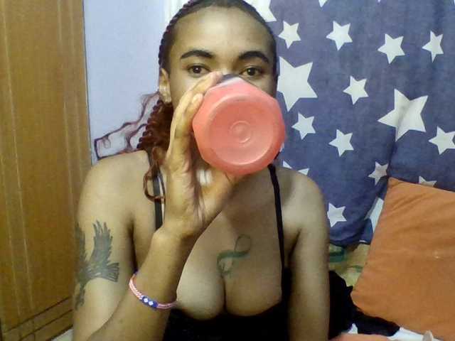 Prettie-brownskin live cam on BongaCams