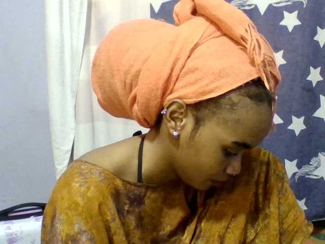Prettie-brownskin live cam on BongaCams