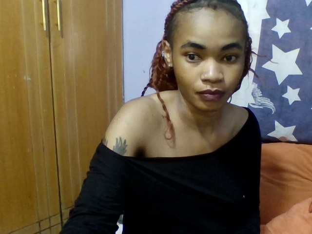 Prettie-brownskin live cam on BongaCams