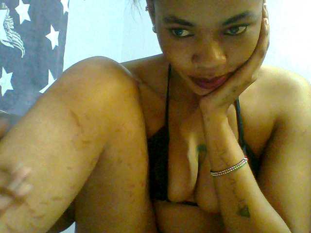 Prettie-brownskin live cam on BongaCams