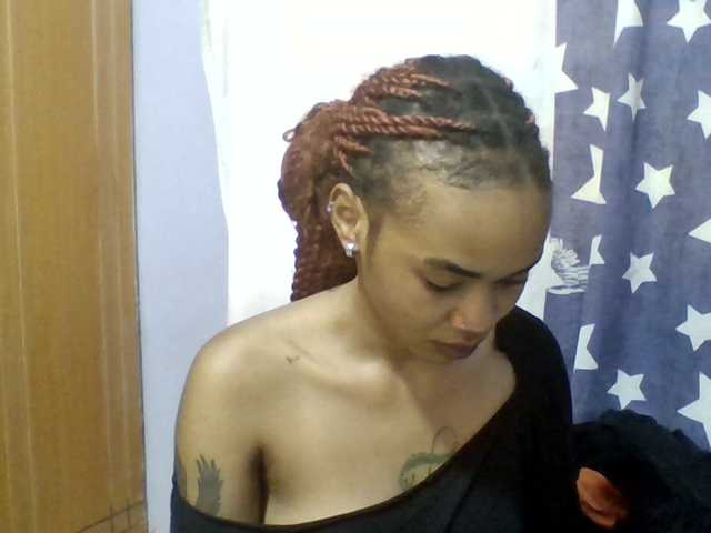 Prettie-brownskin live cam on BongaCams