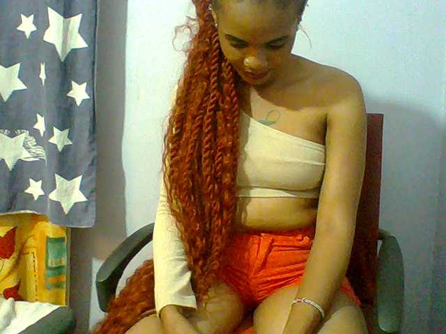 Prettie-brownskin live cam on BongaCams