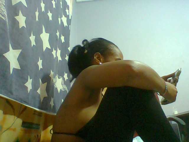 Prettie-brownskin live cam on BongaCams