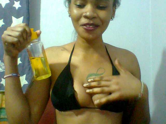 Prettie-brownskin live cam on BongaCams