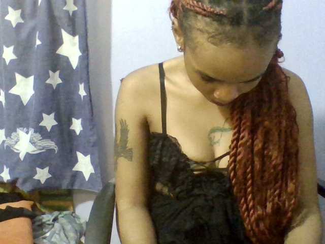 Prettie-brownskin live cam on BongaCams