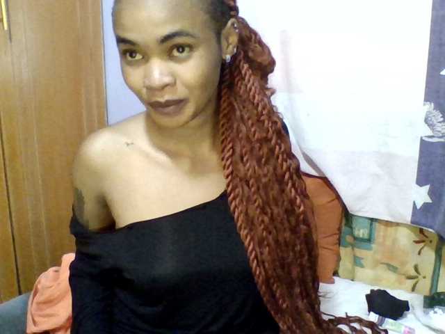 Prettie-brownskin live webcam show