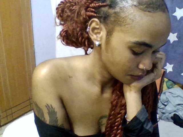 Prettie-brownskin live cam on BongaCams