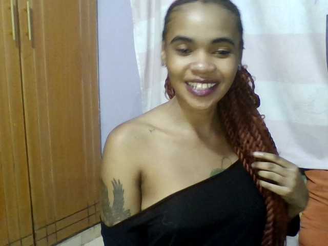 Prettie-brownskin live cam on BongaCams