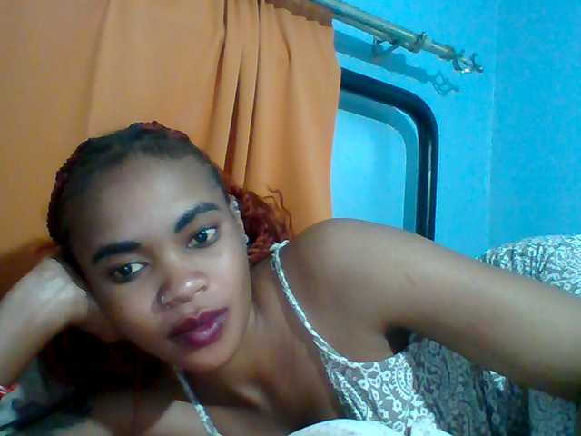 Prettie-brownskin live cam on BongaCams