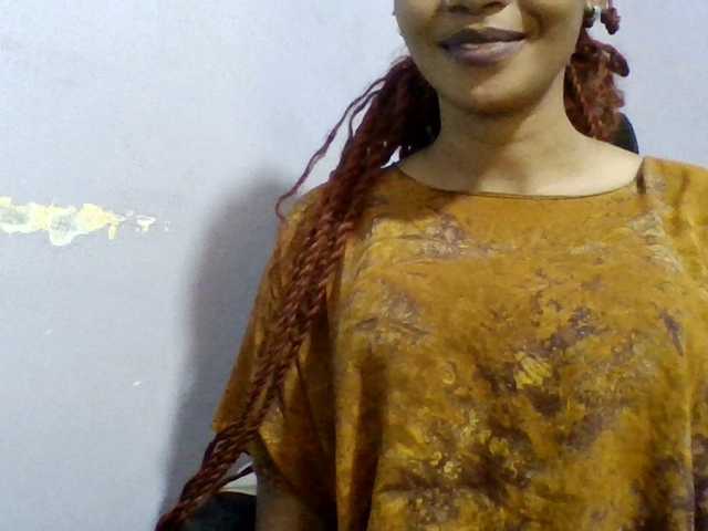 Prettie-brownskin live cam on BongaCams