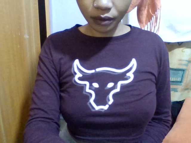 Prettie-brownskin live cam on BongaCams