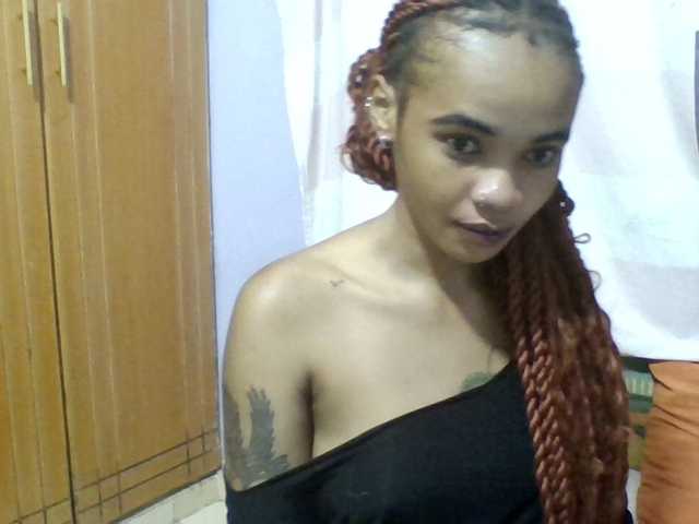 Prettie-brownskin live webcam show