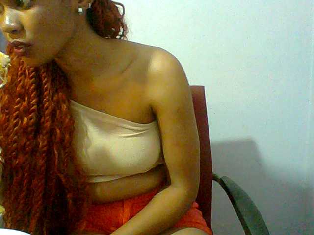 Prettie-brownskin live cam on BongaCams