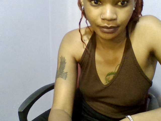 Prettie-brownskin live cam on BongaCams