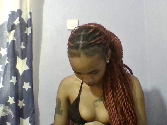 Prettie-brownskin live webcam show