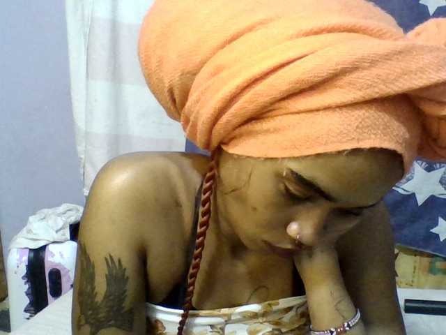Prettie-brownskin live cam on BongaCams