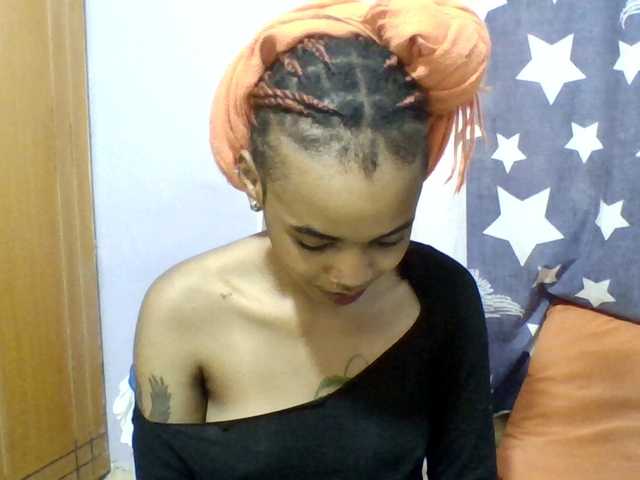 Prettie-brownskin live cam on BongaCams