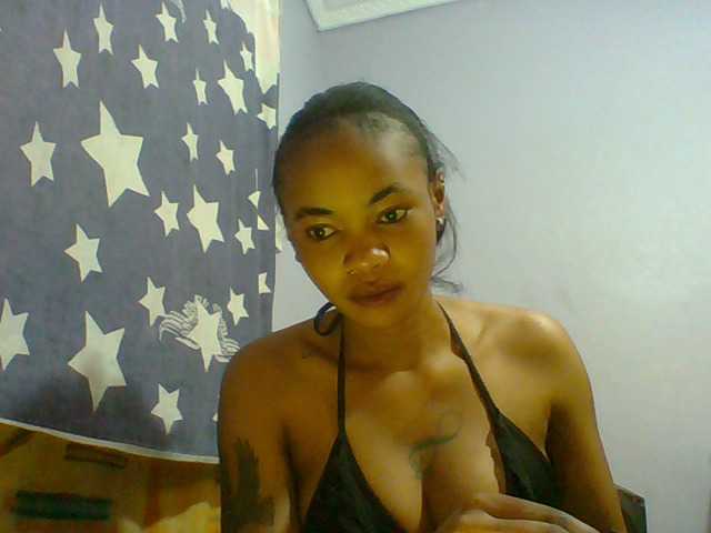 Prettie-brownskin live cam on BongaCams