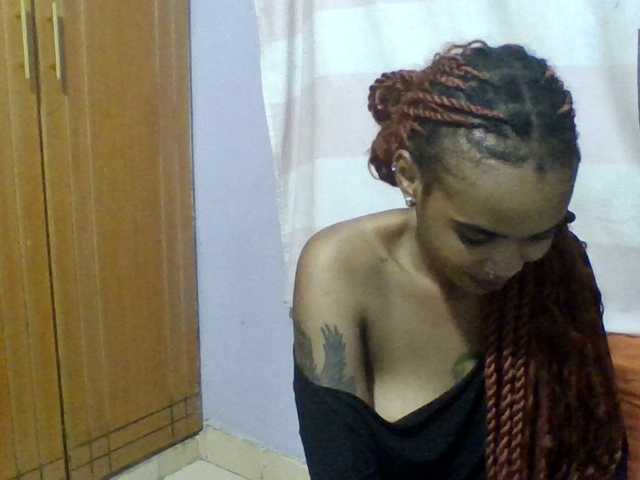 Prettie-brownskin live cam on BongaCams