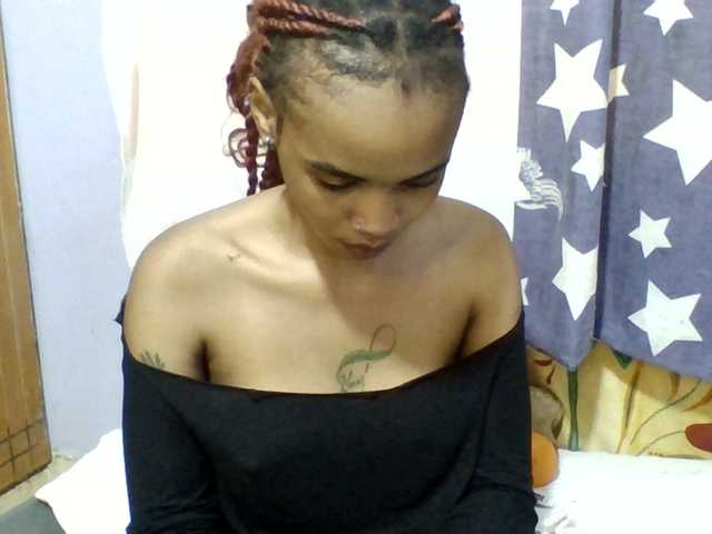 Prettie-brownskin live cam on BongaCams