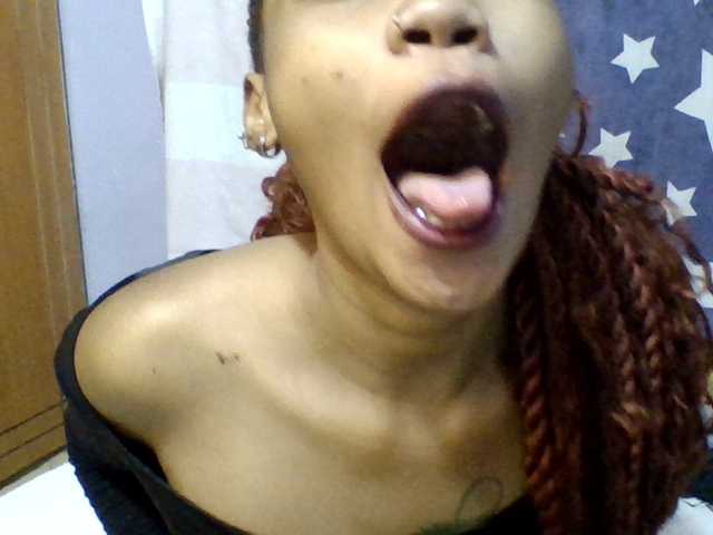 Prettie-brownskin live webcam show