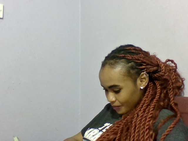 Prettie-brownskin live cam on BongaCams