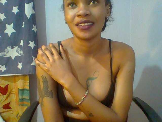 Prettie-brownskin live cam on BongaCams