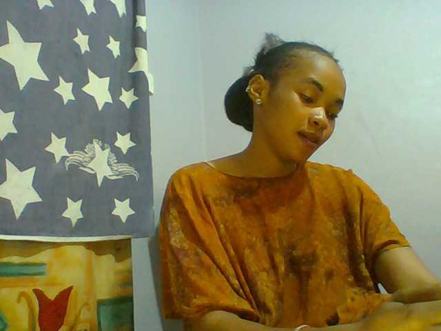 Prettie-brownskin live cam on BongaCams