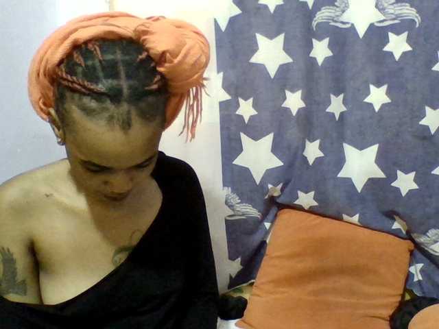 Prettie-brownskin live cam on BongaCams