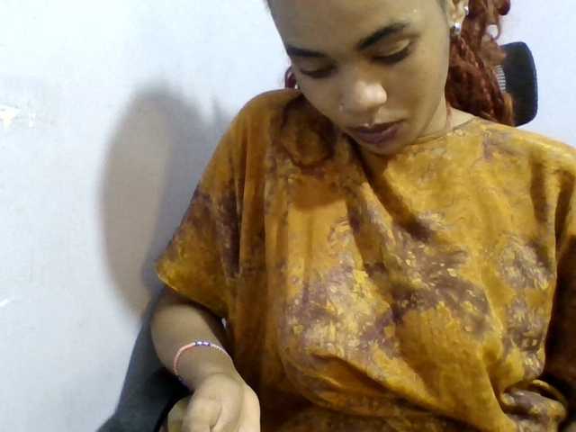 Prettie-brownskin live cam on BongaCams