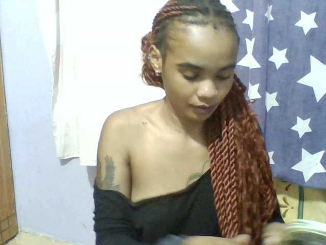 Prettie-brownskin live cam on BongaCams