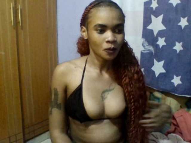 Prettie-brownskin live cam on BongaCams