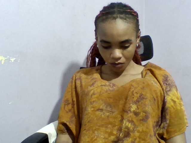 Prettie-brownskin live cam on BongaCams