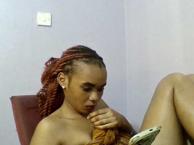 Prettie-brownskin live cam on BongaCams