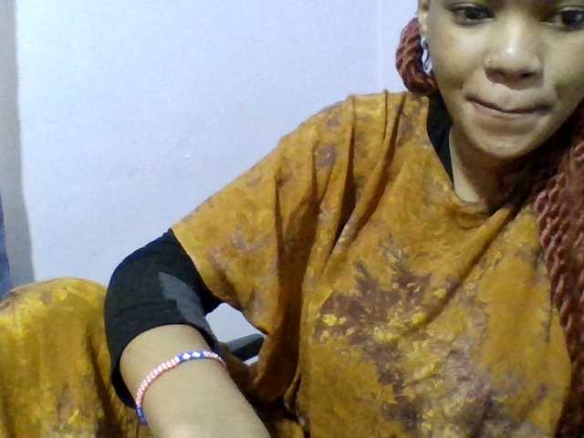 Prettie-brownskin live cam on BongaCams