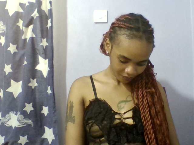 Prettie-brownskin live cam on BongaCams