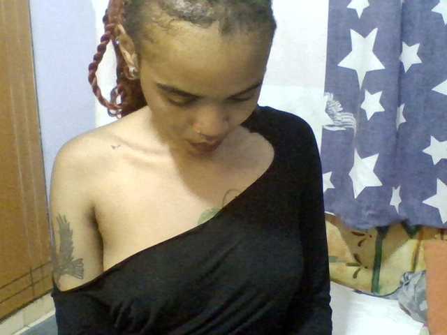 Prettie-brownskin live cam on BongaCams