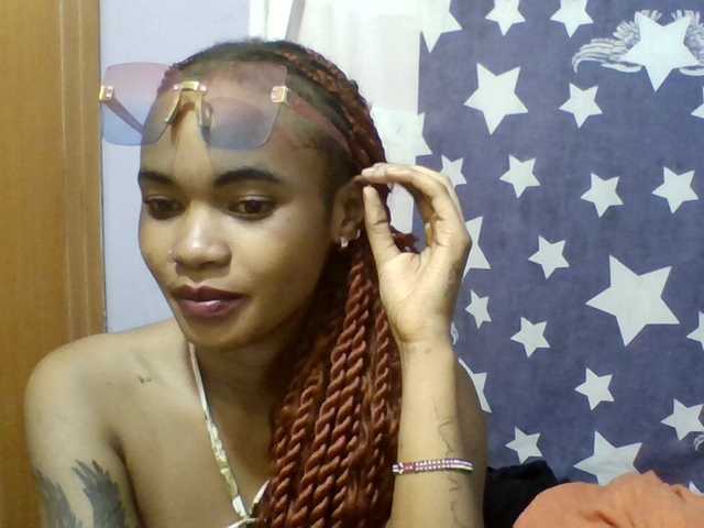 Prettie-brownskin live cam on BongaCams