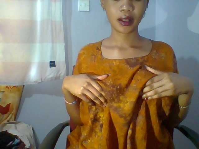 Prettie-brownskin webcam