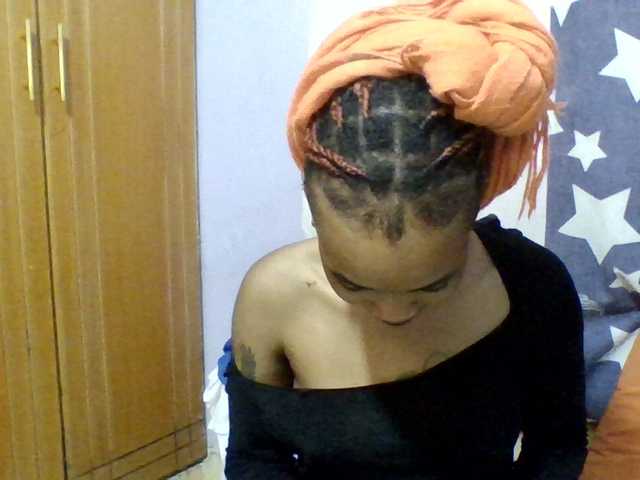 Prettie-brownskin live cam on BongaCams