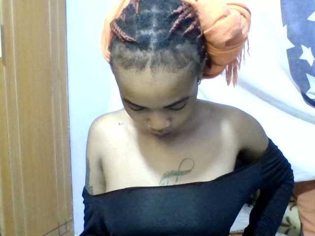 Prettie-brownskin live cam on BongaCams