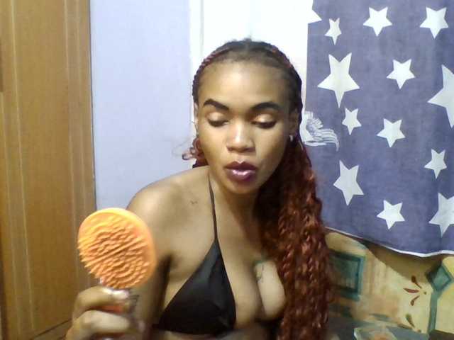 Prettie-brownskin live cam on BongaCams