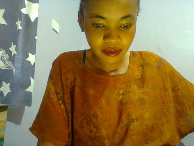 Prettie-brownskin live cam on BongaCams